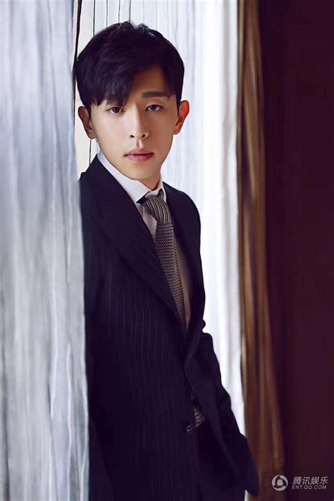 邓伦收到什么礼物最新素材