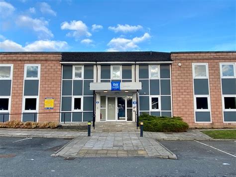 TRAVELODGE GLASGOW CUMBERNAULD - Hotel Reviews & Photos - Tripadvisor