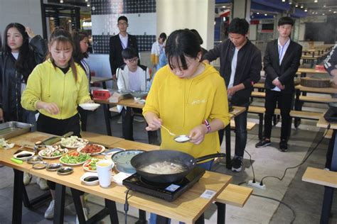 美食节系列活动之“厨神入化”厨艺大比拼-滁州职业技术学院
