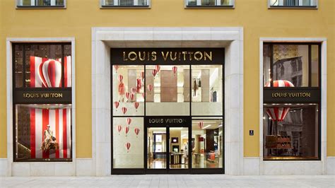 Louis Vuitton München Residenzpost Store in München, GERMANY | LOUIS ...