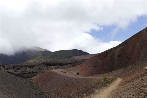 Maui Vs. Big Island: Which One Is Better For You? 2023 - Mike & Laura ...