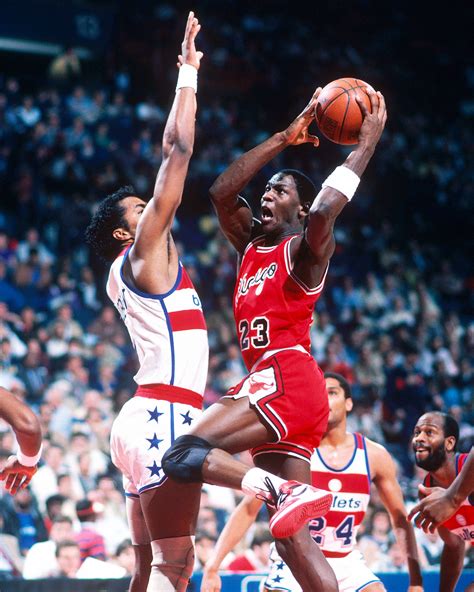 22. Rookie Of The Year - Michael Jordan 50 Greatest Moments - ESPN