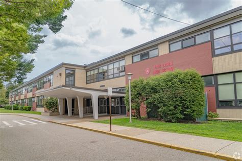 Fair Lawn, NJ City Guide | About Living in Fair Lawn - Homes.com