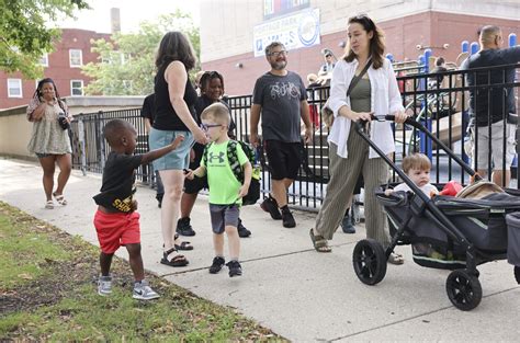 Chicago Public Schools students head back to class - Chicago Sun-Times