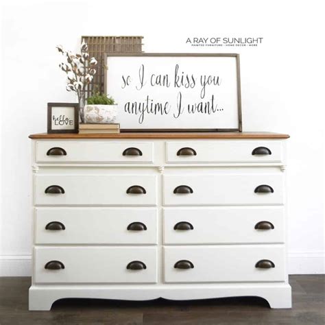 The Best White Chalk Paint for Furniture