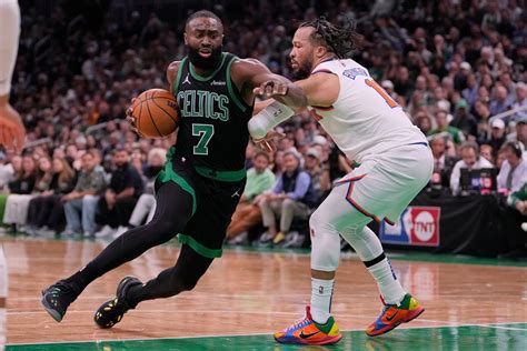 Jaylen Brown se somete a cirugía de rodilla - Primera Hora