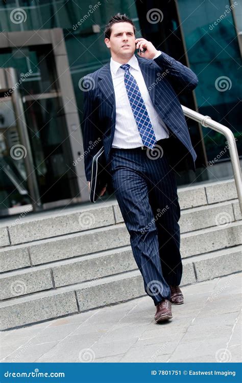 Businessman Walking 的图像结果