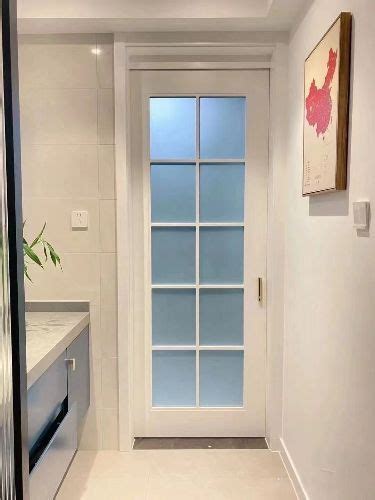 15 Aluminium Bathroom Door Designs with Tips