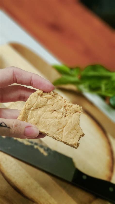 I made 90 calorie peanut butter protein bars! And they're fudgey and ...