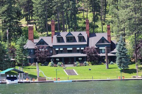 Lake Coeur d'Alene Waterfront Homes. Special Homes on the lake