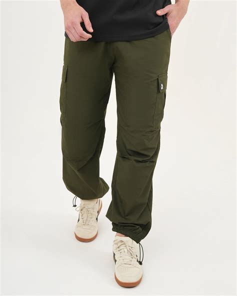 Buy DISCOVERY Adventure 5 Pocket Cargo (Dark Olive) Online in India ...