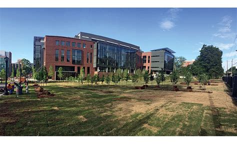 Georgia Tech Main Building 的图像结果