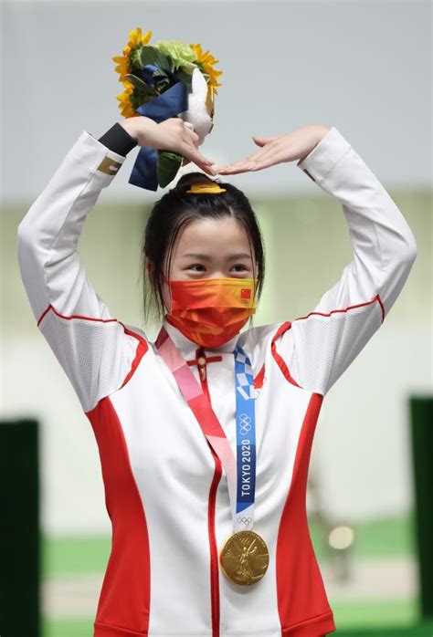 中国选手杨倩获得东京奥运会首金,杨倩何许人也_东方体育