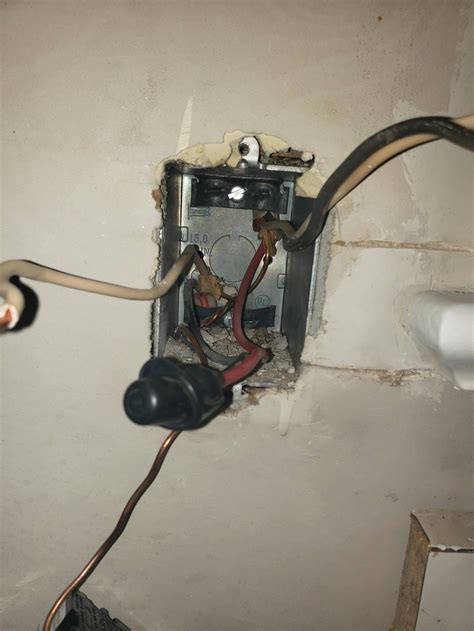 electrical - Replacing old outlet with GFCI with odd wiring - Home ...