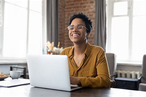 Paycards 101: How to Use a Payroll Card to Pay Employees | Paylocity