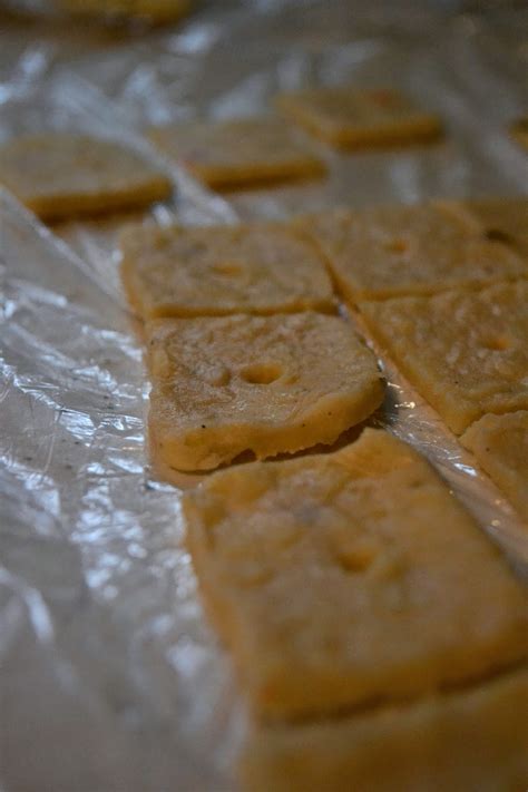 Simple Savory & Satisfying: Homemade Pepper Jack Cheez-its