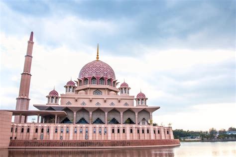 Malaysia mosque Images - Free Download on Freepik