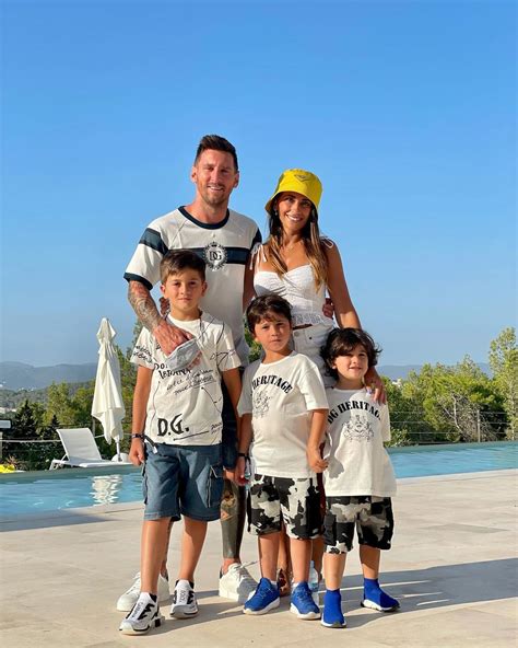 Inside the luxury life of Lionel Messi family: Wife, Parents, Children ...