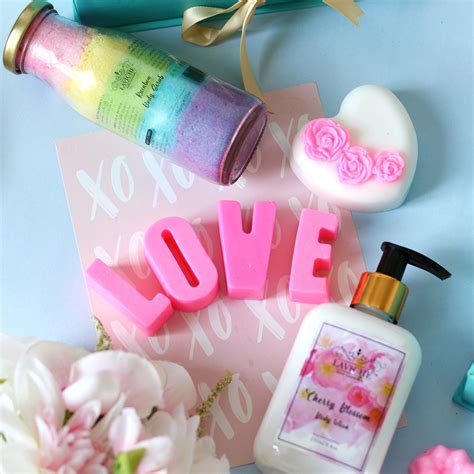 Love Box – Laviche Bath Essentials