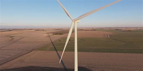 Wind energy plants in Kansas, Iowa closing, could reopen