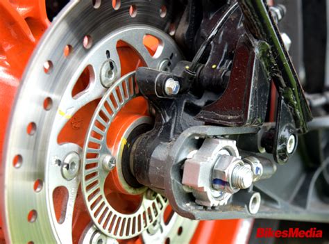How To Modify Naked Motorcycles Tastefully- Top 5 Mods for Naked Bikes ...
