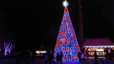 Christmas Tree in Candy Apple Grove @ Winterfest Kings Dominion 12/02 ...