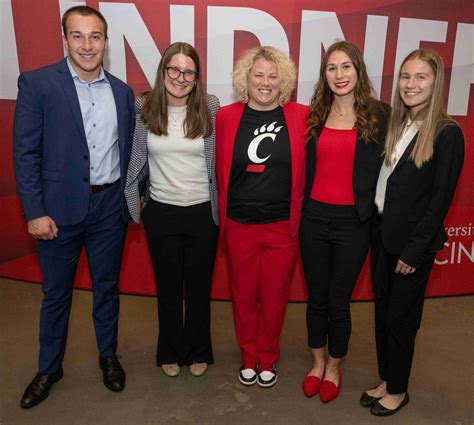Lindner Business Honors Homecoming spotlights student-athletes ...