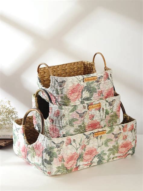 Choosing the Ideal Hamper Basket for Your Loved Ones This Diwali: An ...