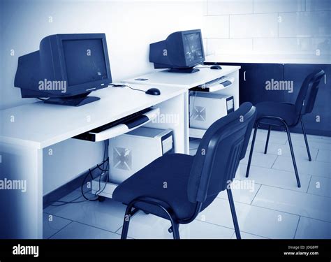 Compact Computer Room 的图像结果