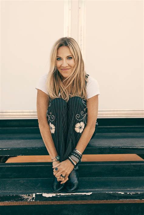 Sheryl Crow: 'Resurrecting Tupac with AI is hateful' - BBC News