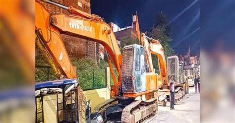 Bulldozer action on takiya masjid and 257 house in ujjain madhya ...