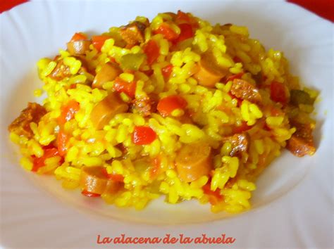 La alacena de la abuela Carmen: ARROZ CON SALCHICHAS Y CHORIZO