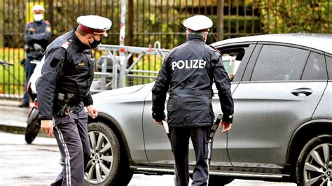 Austria raids 72 Islamic extremists