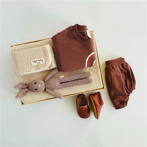 Send A Gift To Celebrate A New Baby Arrival — New Baby Gift Sets ...