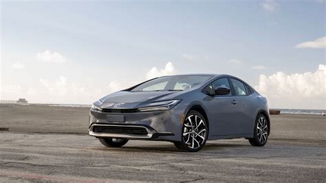 What Does MPG Really Mean? (And What's Considered 'Good')