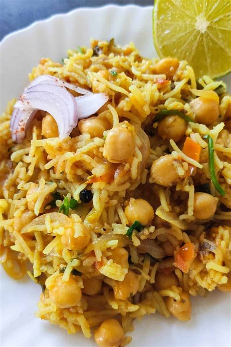 Chickpea rice - Garbanzo beans rice | Recipe | Bean recipes, Rice side ...