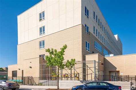 About Bayside | Schools, Demographics, Things to Do - Homes.com