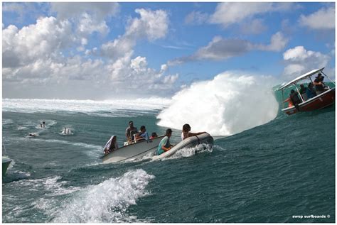 Teahupoo Code Red 的图像结果