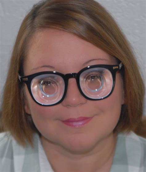Why Do Glasses Make My Eyes Look Smaller? How To Avoid It - ERWIML