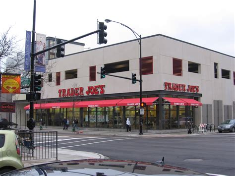 The Chicago Real Estate Local: Lincoln Park Trader Joes almost open