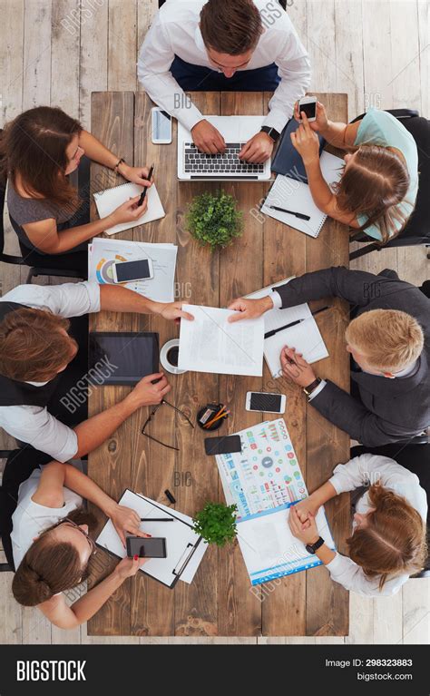 Business Meeting Stock 的图像结果