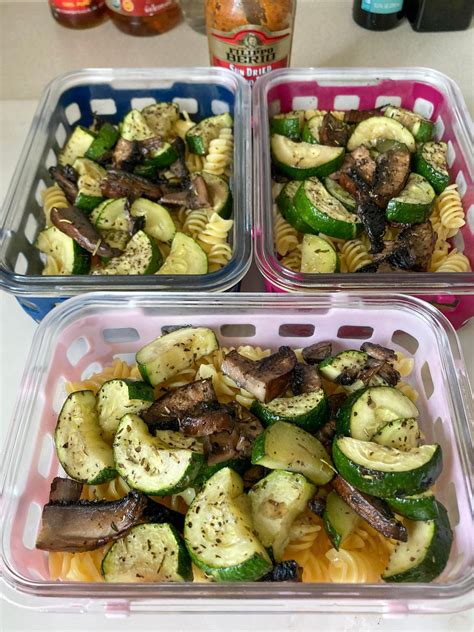M-W Prep: Zucchini & Mushroom Pesto Pasta, and Chicken Étouffée with Rice. I used a jarred ... - ratio of jarred pesto to pasta