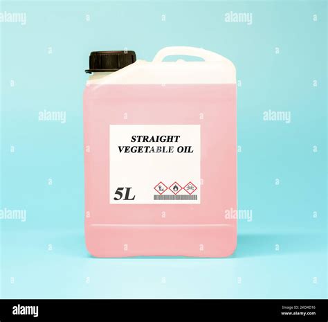 Canister of straight vegetable oil Stock Photo - Alamy