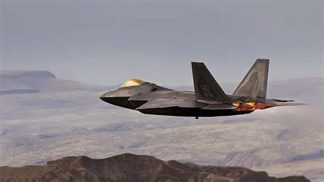 Why modern fighter jets don’t use straight wings anymore