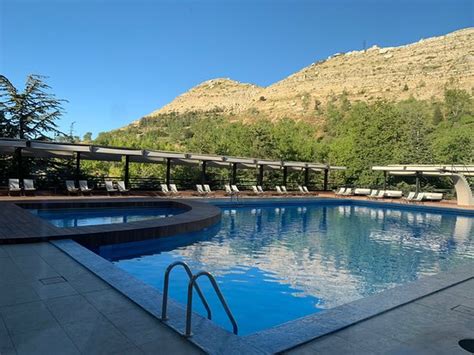 NIRVANA HOTEL AND SPA, LAKLOUK (Mazraat El Saiyad) - Resort Reviews ...