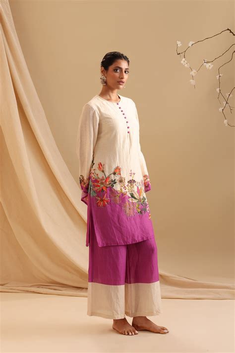 Aarani Embroidered Kurta Set – WAREHOUSE