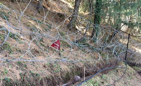 LoC पार करीब 400 आतंकी भारत में घुसपैठ के इंतजार में : अधिकारी | Around ...