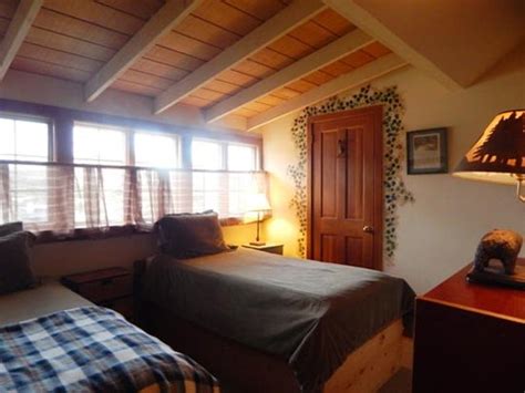 POINT REYES SCHOOLHOUSE COMPOUND (Point Reyes Station) - Guesthouse ...