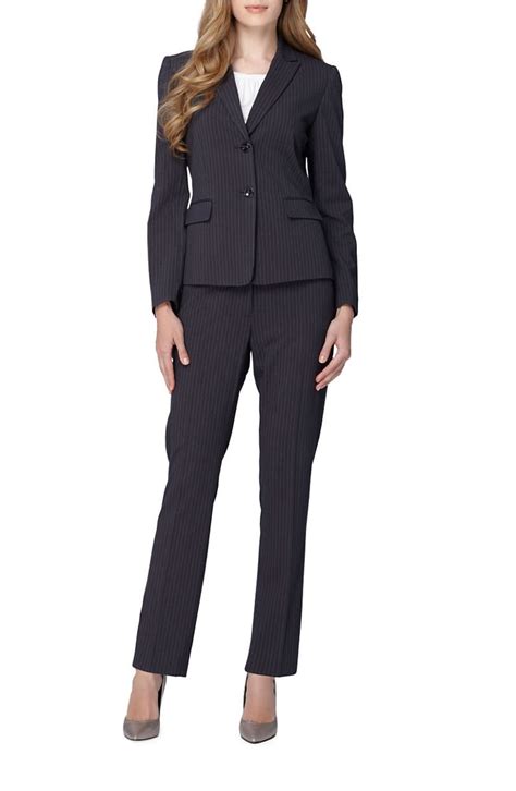 Formal Business Suit Woman 的图像结果