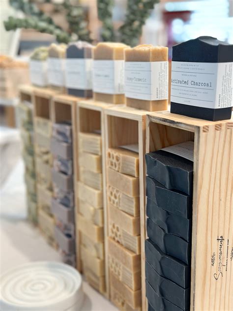 Small Store Design Ideas 的图像结果